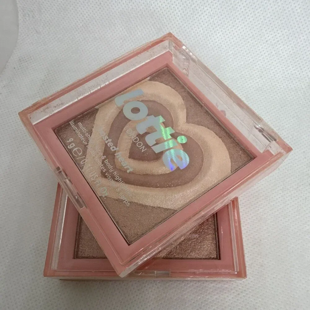 Lottie London Frosted Heart Highlighter Pressed Powder Illuminating 2pc 0.31